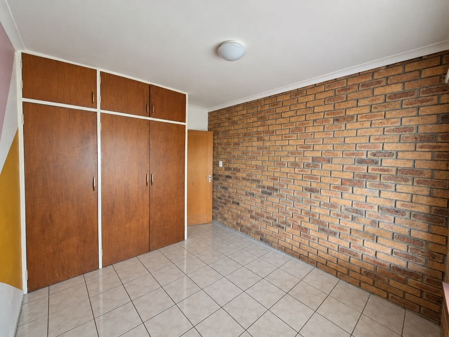 To Let 4 Bedroom Property for Rent in Rouxville Western Cape